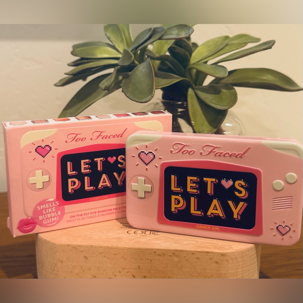 Let's Play Mini Eyeshadow Palette
Too Faced - Picture 4 of 6